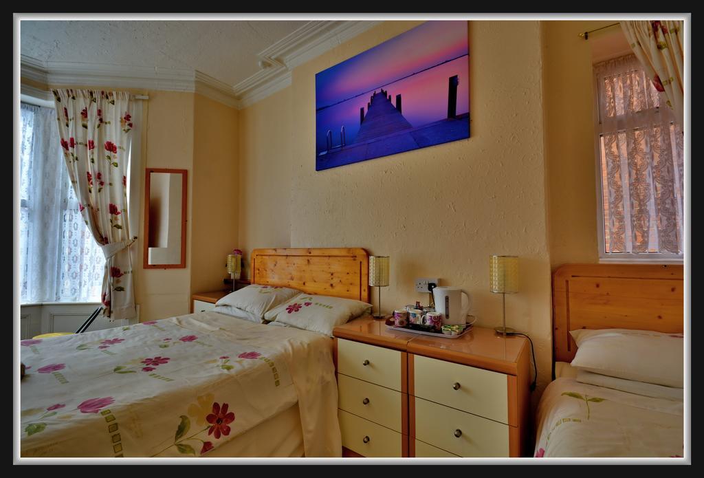 Shazron Hotel แบล็คพูล ภายนอก รูปภาพ